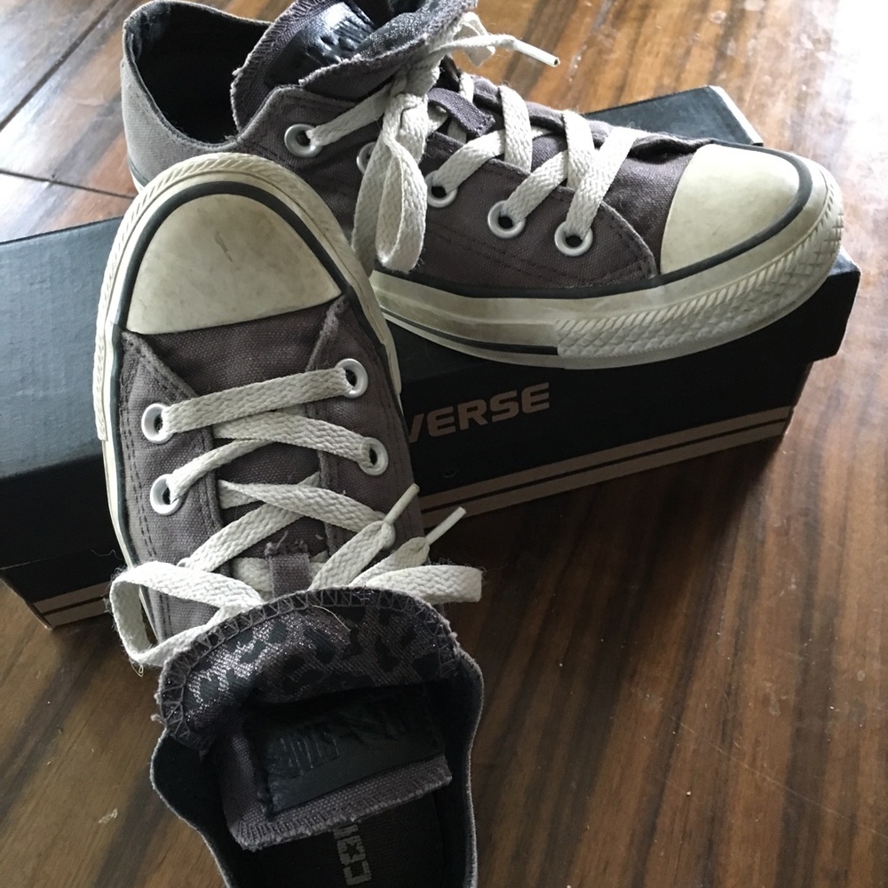 Grey converse